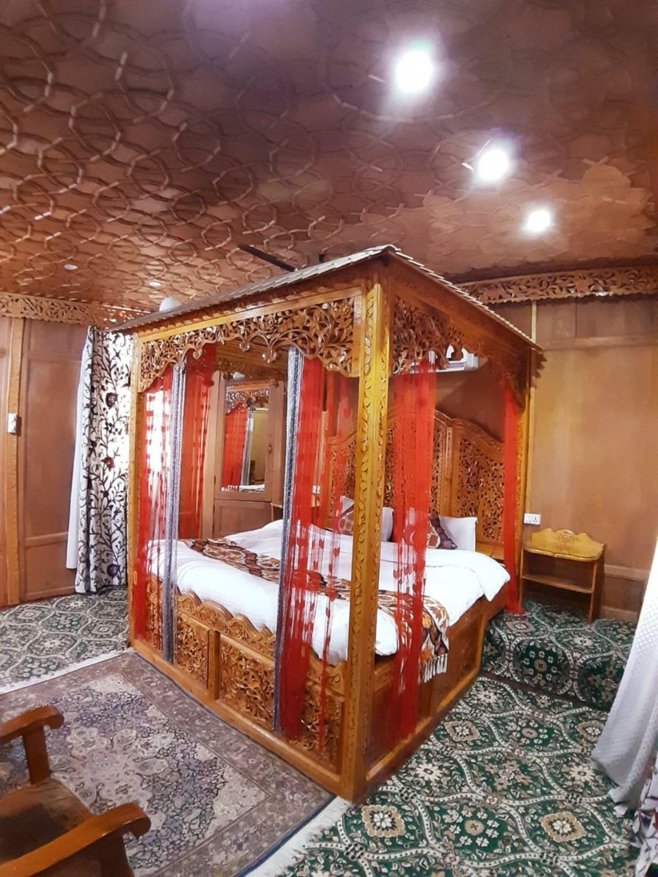 The Badyari Palace Houseboats Srīnagar エクステリア 写真