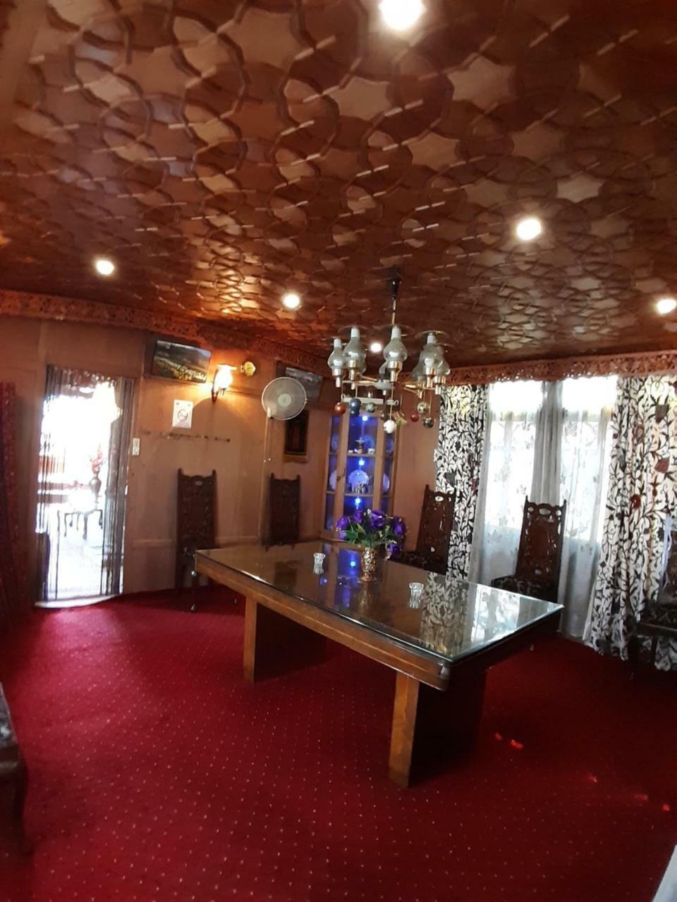 The Badyari Palace Houseboats Srīnagar エクステリア 写真